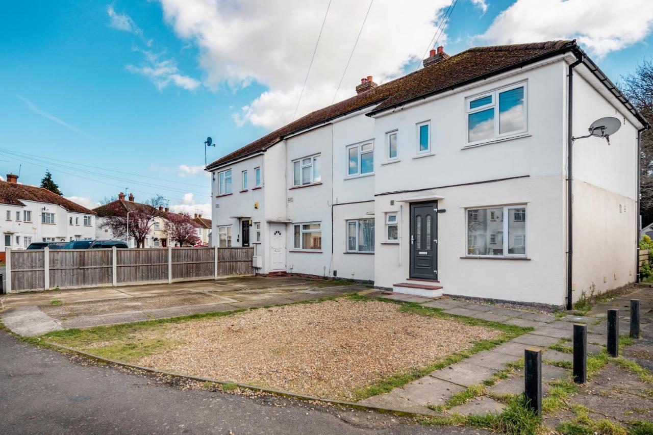 Heathrow 2-Bedroom Maisonette With Parking West Drayton  Extérieur photo