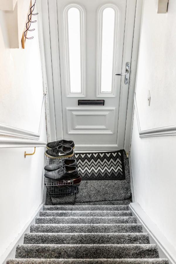 Heathrow 2-Bedroom Maisonette With Parking West Drayton  Extérieur photo